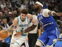 Hornets Bucks Basketball