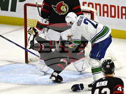 Canucks Senators Hockey