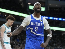 Hornets Bucks Basketball