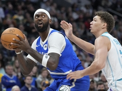 Hornets Bucks Basketball