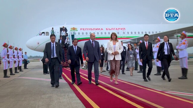 Президентът Румен Радев пристигна на официално посещение във Виетнам