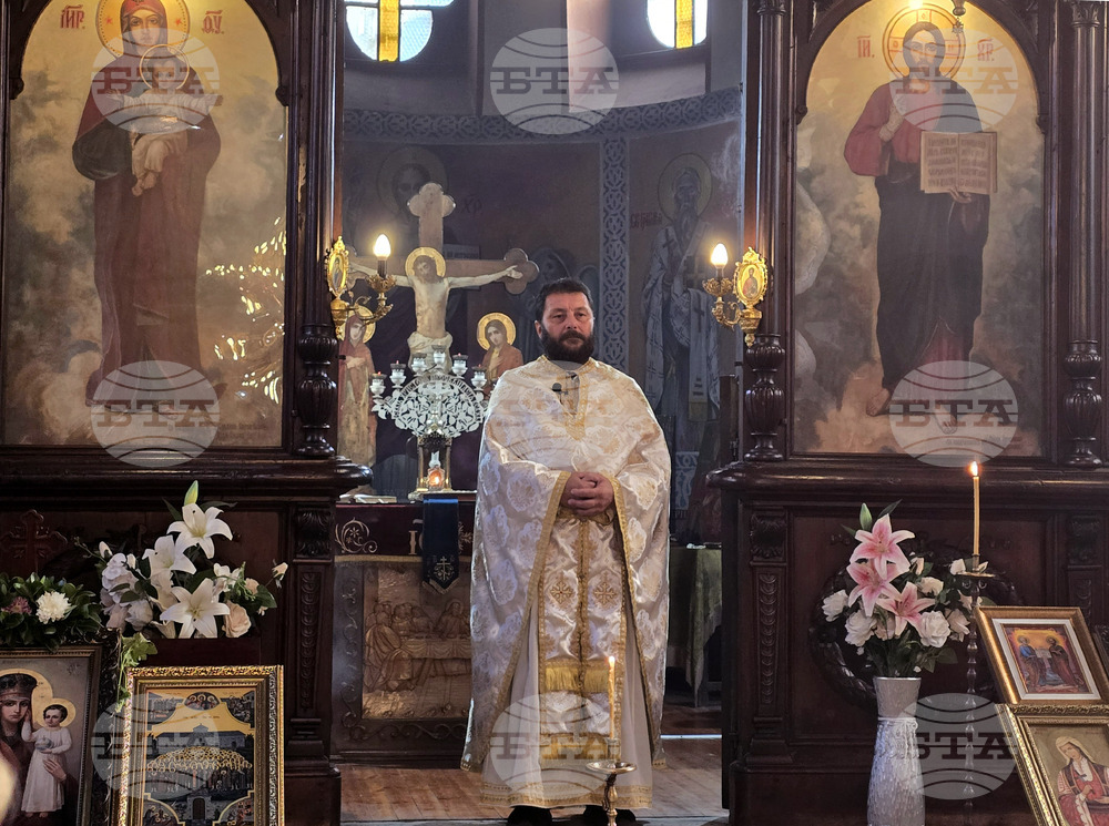Добрич - храм "Света Троица" - отец Емануил - неделна литургия