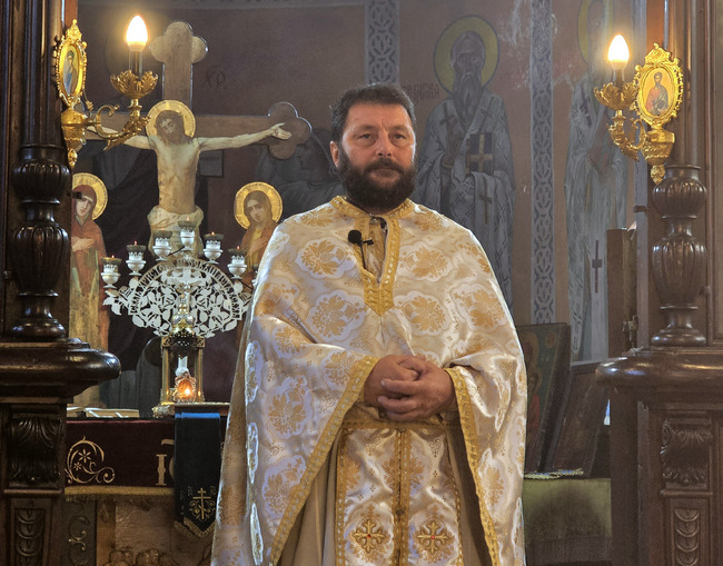 Самовлюбени сме, това ни погубва, тази любов не трябва да бъде към нас, тя е към Господ и всяко Божие създание, каза отец Емануил в Добрич