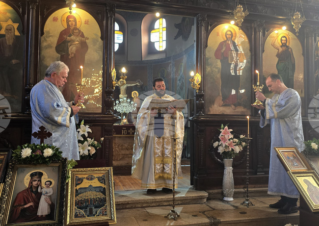 Добрич - храм "Света Троица" - отец Емануил - неделна литургия