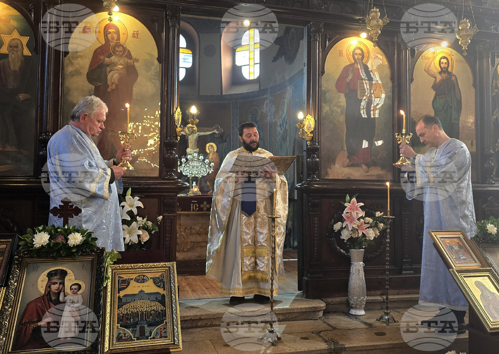 Добрич - храм "Света Троица" - отец Емануил - неделна литургия