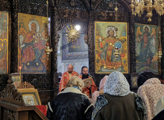 Мир царува в смиреното сърце, не в гордото, каза каза архиерейският наместник в Пазарджик Боян Кочев