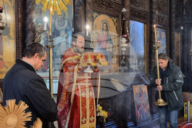 Хасково - храм "Св. св. Архангели Михаил и Гавраил" - литургия