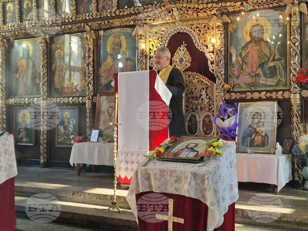Света Екатерина ни показва, че живота на човек може да бъде отдаден на Бога и вярата, а не на различни съблазни, каза отец Николай