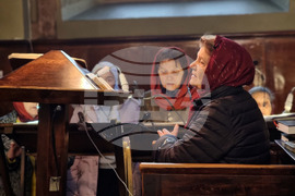 Ямбол - храм „Св. Николай Чудотворец” - литургия