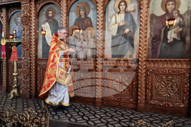 Шумен - храм "Свети Три Светители" - отец Красимир - неделна литургия