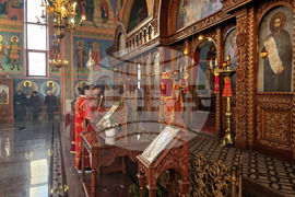 Шумен - храм "Свети Три Светители" - отец Красимир - неделна литургия