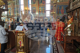 Шумен - храм "Свети Три Светители" - отец Красимир - неделна литургия