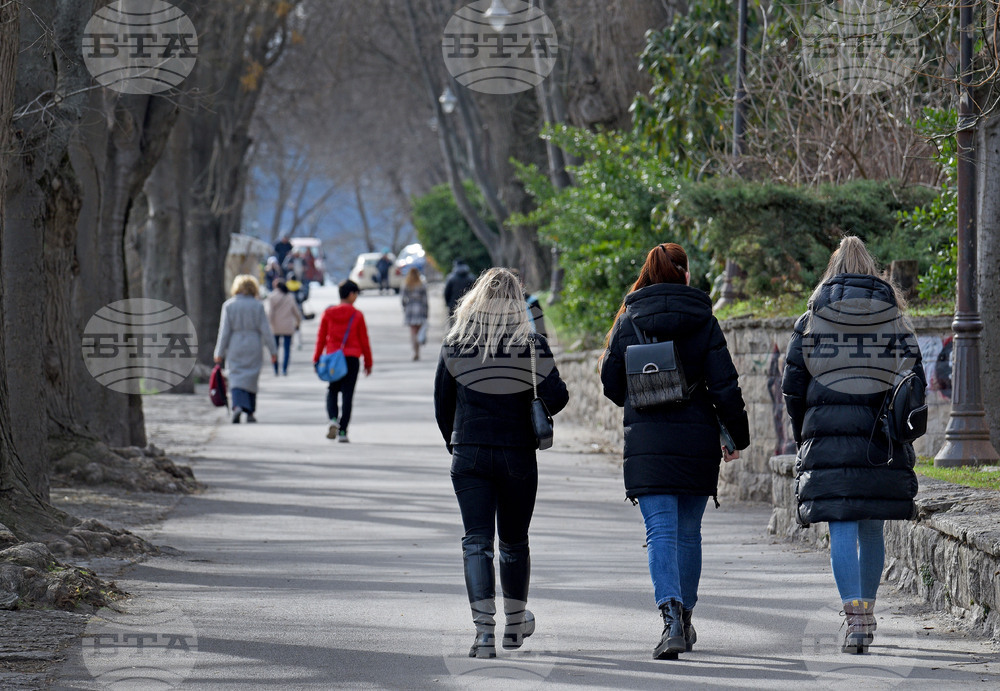 Обществото ни показва превес на колективното, но и немалко индивидуален инстинкт, показват данни от сондаж на агенция „Мяра“