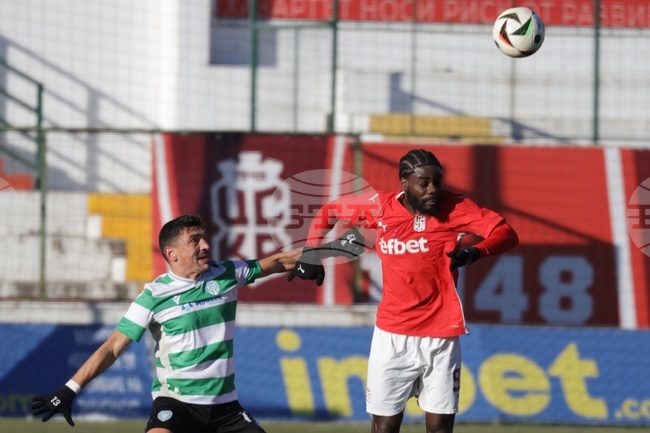 Доскорошният нападател на Черно море (Варна) Клаудиу Кешерю стана спортен директор на румънския втородивизионен клуб Бихор (Орадя)