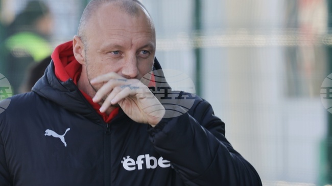 Треньорът на Етър Иван Иванов: "Ако и другите рискуват, ще се развиват футболистите" 