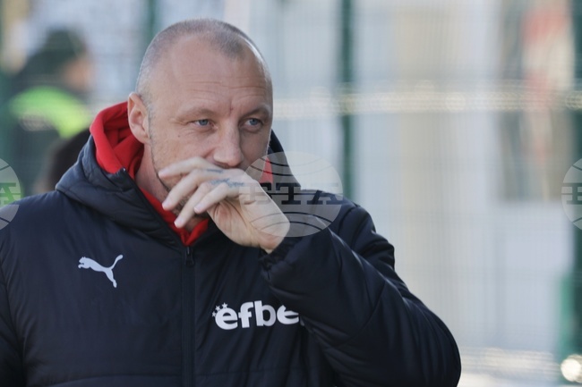 Илиян Киряков остава в щаба на Иван Иванов във футболния отбор на Етър