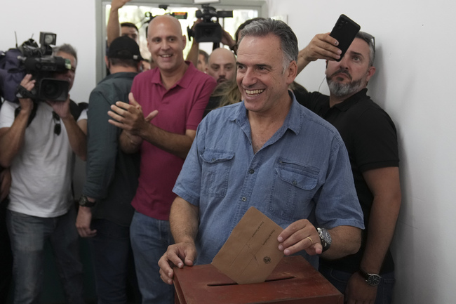 Новият президент на Уругвай от левицата ще трябва да поддържа сложен политически баланс