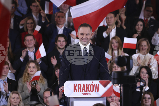 Президентските избори в Полша изправят един срещу друг кмет и историк