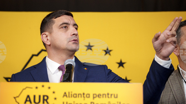 Подкрепата за румънската крайнодясна партия АУР отчита спад, но тя запазва водещото си място в електоралните нагласи, според ново проучване