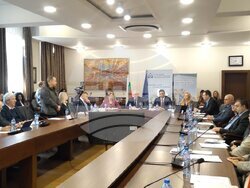 Снимка: Асоциация на индустриалния капитал в България  - Среща на Асоциация на индустриалния капитал в България (АИКБ) с представители на бизнеса от Северна България.                             