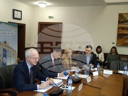 Снимка: Асоциация на индустриалния капитал в България  - Среща на Асоциация на индустриалния капитал в България (АИКБ) с представители на бизнеса от Северна България.                             
