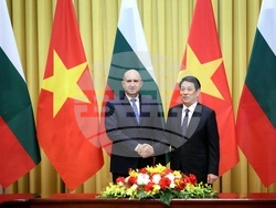 Виетнам - Румен Радев - Лъонг Къонг - пленарна среща