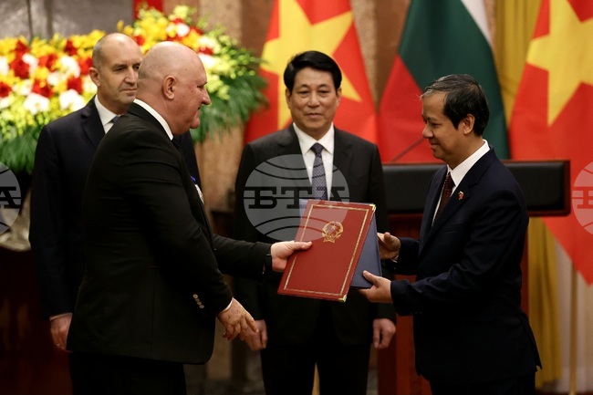 Виетнам - Румен Радев - Лъонг Къонг - подписване на договори