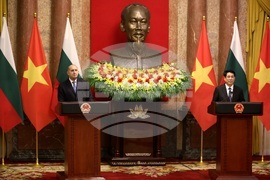 Виетнам - Румен Радев - Лъонг Къонг - подписване на договори