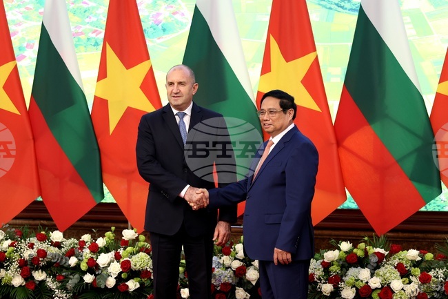 Виетнам - Румен Радев - Фам Мин Чин - среща