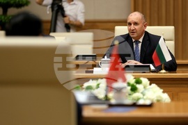 Виетнам - Румен Радев - Фам Мин Чин - среща