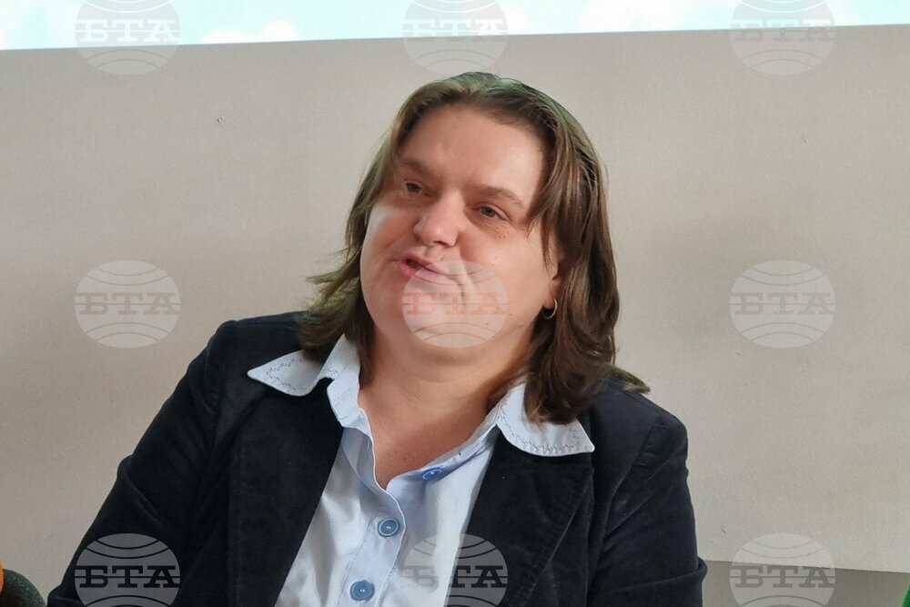 Зам.-кметът в Столична община Надежда Бобчева представи зони за ниски емисии на кръгла маса в София