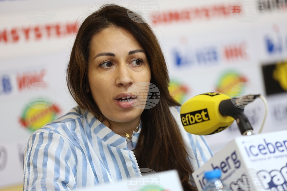 Българска Федерация по баскетбол - пресконференция - Сандра Велчева-Хънт