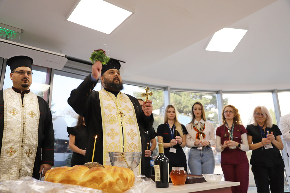 В навечерието на празника си ВМА откри две реновирани клиники