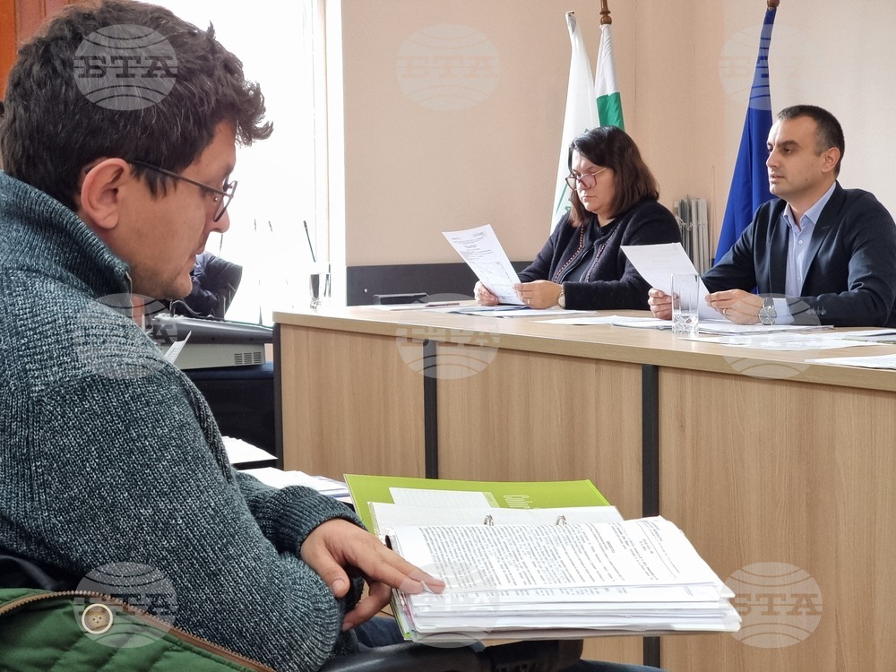 Учредяване право на строеж за изграждане на фотоволтаична електроцентрала предизвика дебати сред общинските съветници в Момчилград