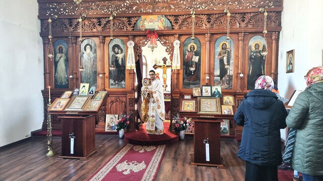 С литургия и водосвет храмът "Св. Климент Охридски" в Добрич отбеляза празника си