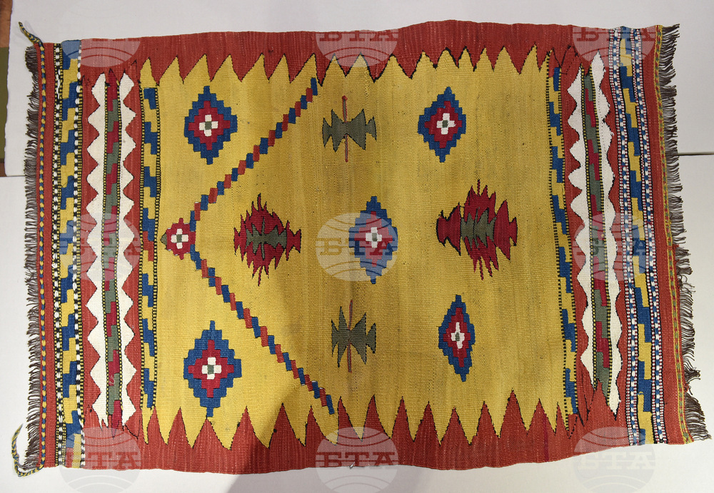  Музеят в Чипровци вече съхранява десет килима от 18-и век по инициативата „Да върнем чипровския килим у дома“