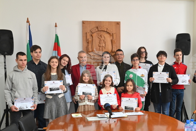  Монтана - деца - стипендии