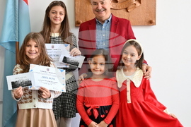 Монтана - деца - стипендии