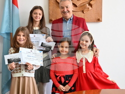 Монтана - деца - стипендии