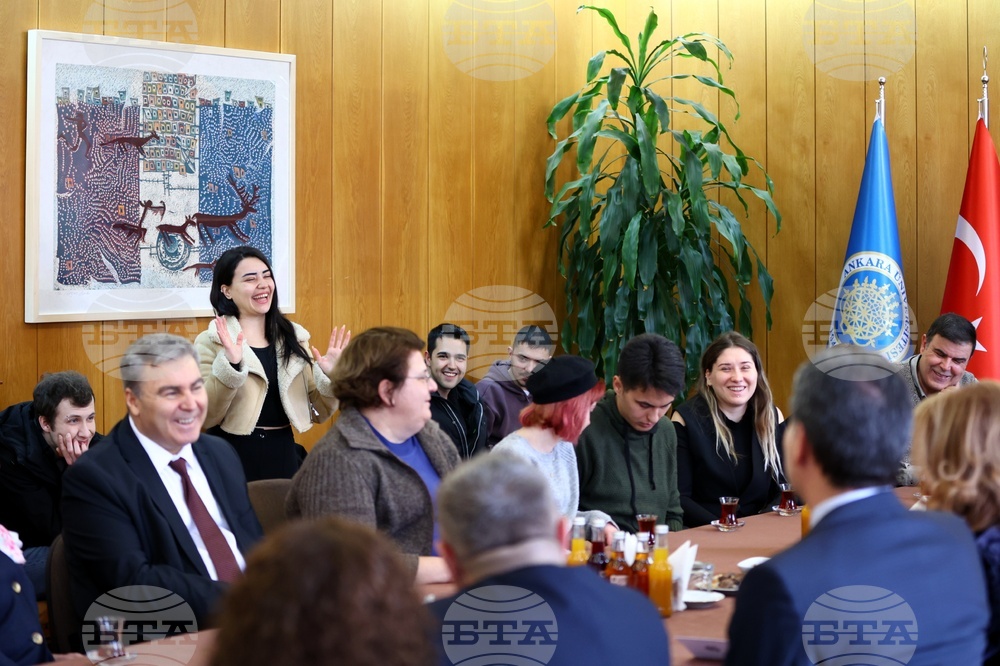 VP Iotova Meets Lecturers, Students from Bulgarian Language and Literature Department at Ankara University