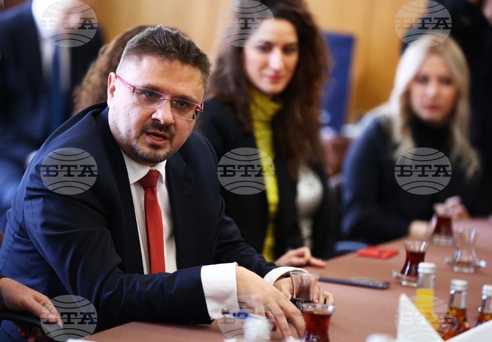 VP Iotova Meets Lecturers, Students from Bulgarian Language and Literature Department at Ankara University