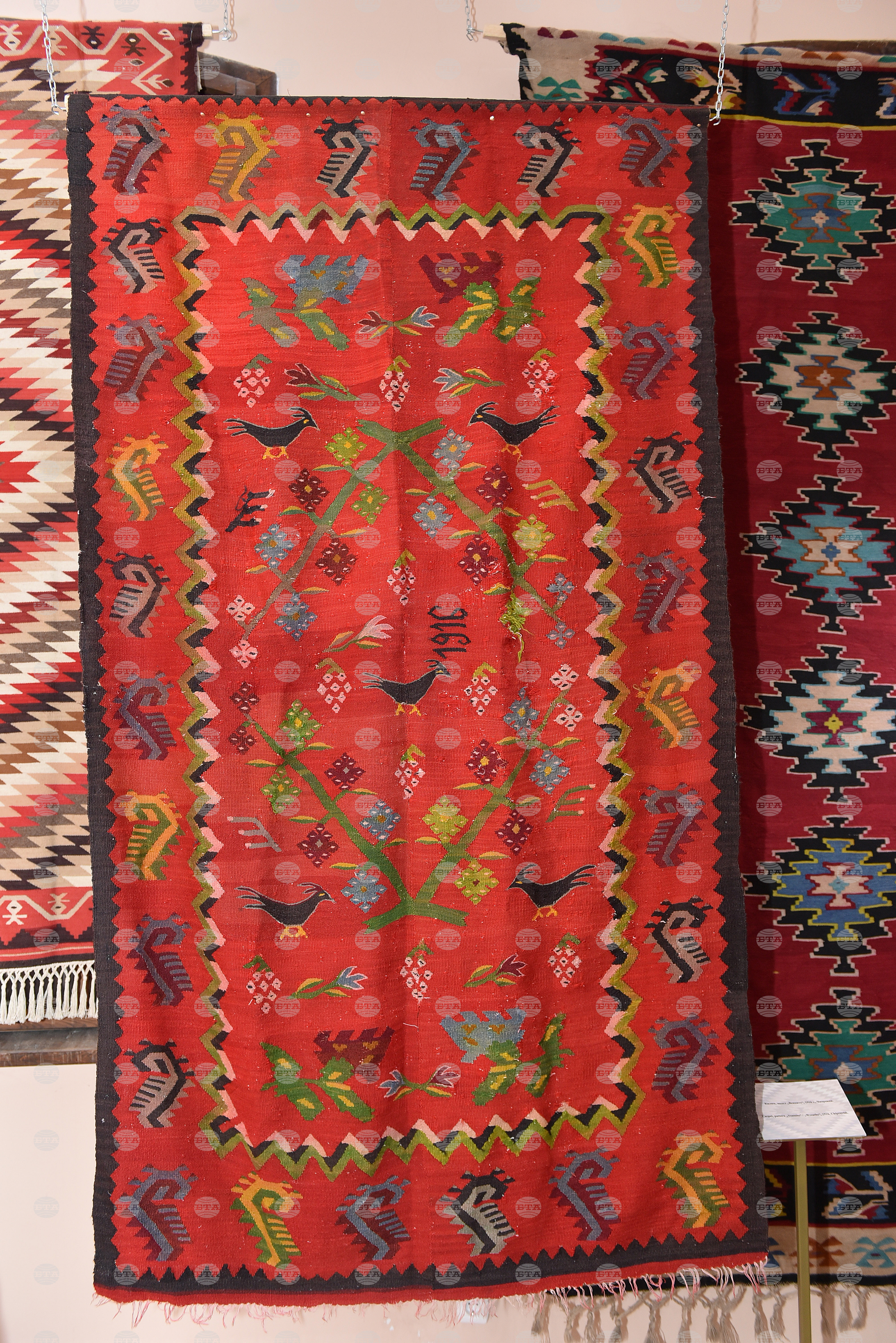  Музеят в Чипровци вече съхранява десет килима от 18-и век по инициативата „Да върнем чипровския килим у дома“