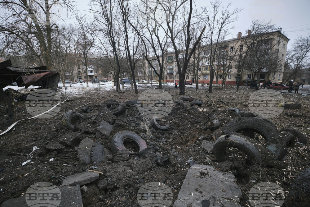 Петима ранени в руски обстрел по Харков и три жертви на поразена от украински снаряд сграда в Донецк, съобщават местни представители