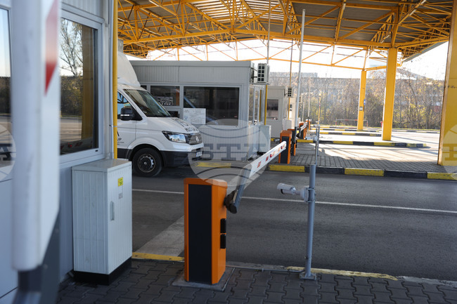 Интензивно е движението за товарни автомобили на граничния пункт „Лесово“ 