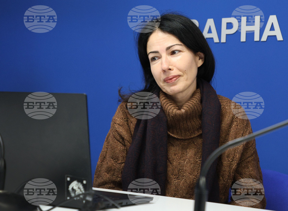 Национален пресклуб на БТА Варна - ноемврийски брой на списание ЛИК - фестивал „Синелибри” - представяне