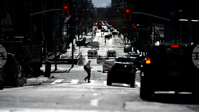 Инфлацията в Канада се понижава до 2,2 процента през октомври на фона на спад в цените на горивата и храните