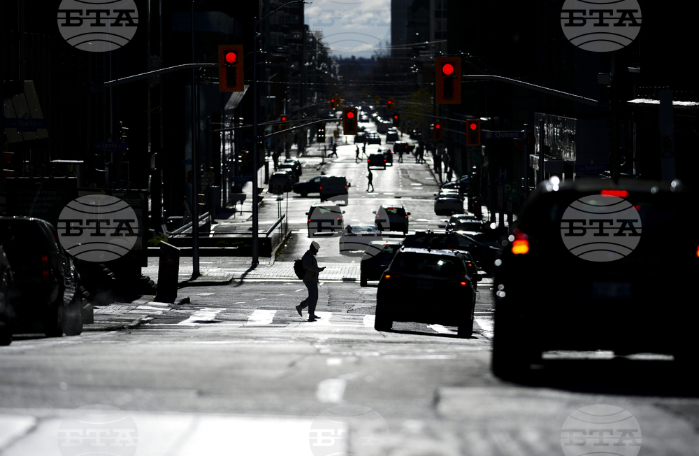 Инфлацията в Канада се понижава до 2,2 процента през октомври на фона на спад в цените на горивата и храните