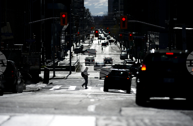 Инфлацията в Канада се понижава до 2,2 процента през октомври на фона на спад в цените на горивата и храните