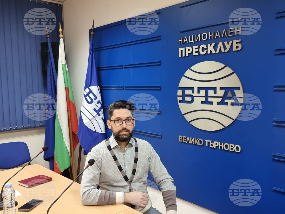 Филмите в "Синелибри" ни помагат да запазим човешкото в себе си, да погледнем на отсрещния с разбиране, каза журналистът Георги Бъчваров