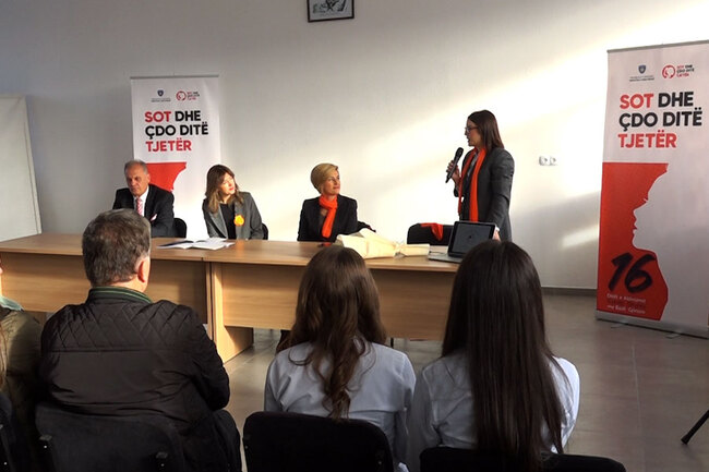 КосоваПрес: Учениците в Косово обсъждаха днес значението на докладването на случаите на насилие